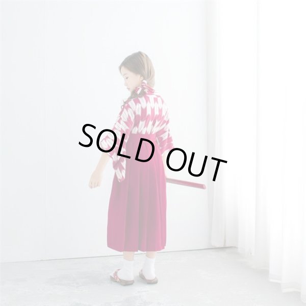 画像3: 【送料無料】上下2点セット　袴風　プリーツ　スカート　矢羽柄　鯉　無地　黒　 コスプレ　コス　コスチューム　レイヤーさん 卒業式 謝恩会 パーティ 晴れ着 子供用 　袴　無地袴　小学生のお子様でも！　制服 (3)